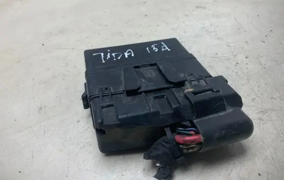 Nissan Tiida C11 Relay mounting block 