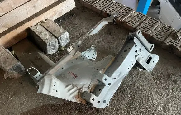 Toyota Prius (XW30) Front side member 