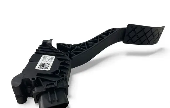 Volkswagen Golf VII Accelerator throttle pedal 5Q1723503L