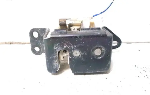 Honda CR-V Tailgate window lock/catch/latch 