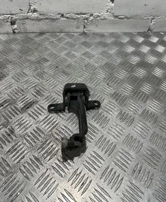 Mercedes-Benz Vito Viano W447 Sliding door upper roller guide/hinge A4477600347