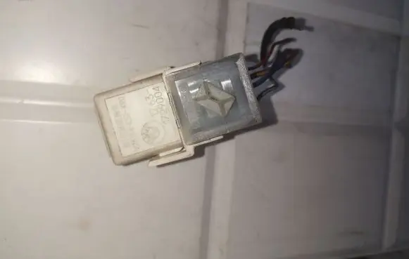 BMW 7 E38 Other relay 12631729004 1382503
