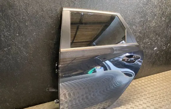 KIA Ceed Rear door