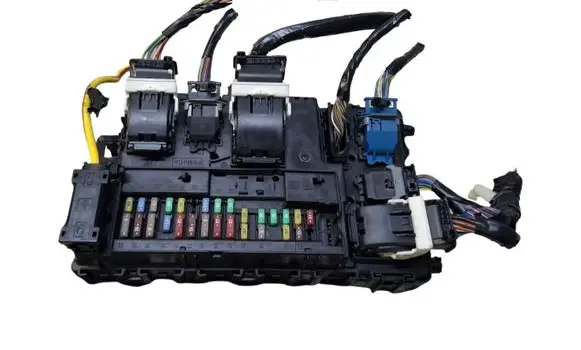 Ford Galaxy Fuse module HU5T15604CFE A2C758705030000