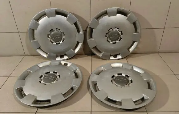 Audi A6 S6 C5 4B R16 wheel hub/cap/trim 8P0601147A
