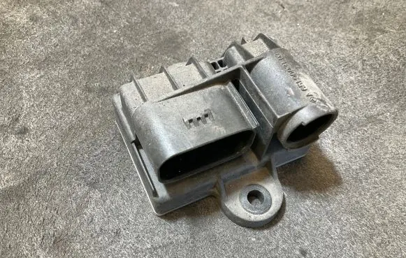 Mercedes-Benz Sprinter W906 Glow plug pre-heat relay A6519003103 51299070D 1903000561130