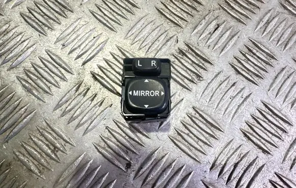 Toyota Yaris Wing mirror switch 183574