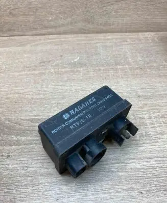 Renault Megane II Glow plug pre-heat relay 7700107794