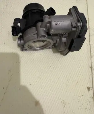 BMW X1 F48 F49 Throttle valve 7618838 00686 A3C0067710000