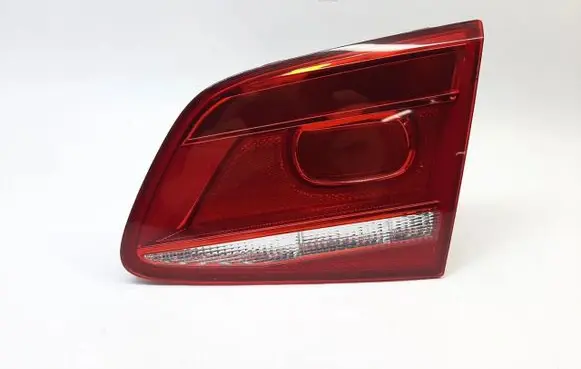 Tailgate rear/tail lights