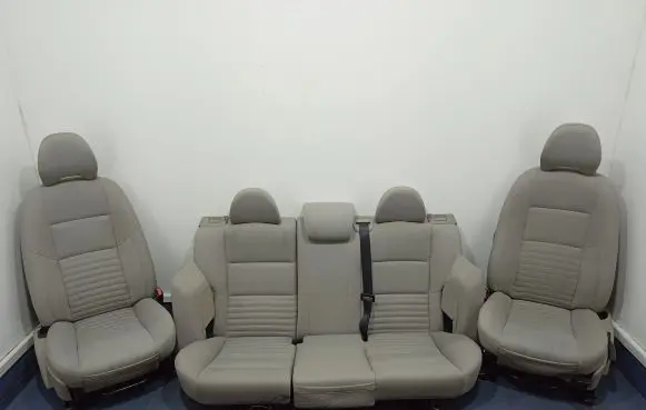 Seat set
