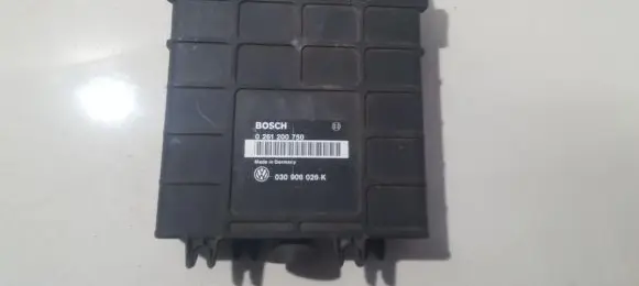 Volkswagen Golf III Engine control unit/module 0261200750 030906026k