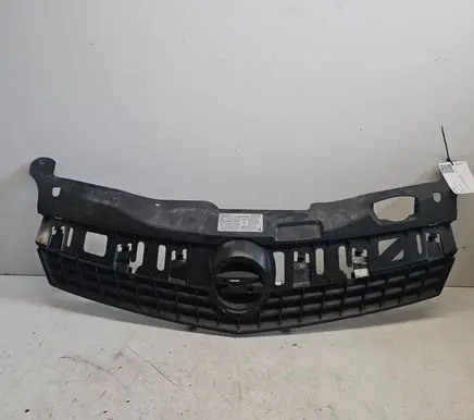 Opel Astra H Front bumper upper radiator grill 13247083