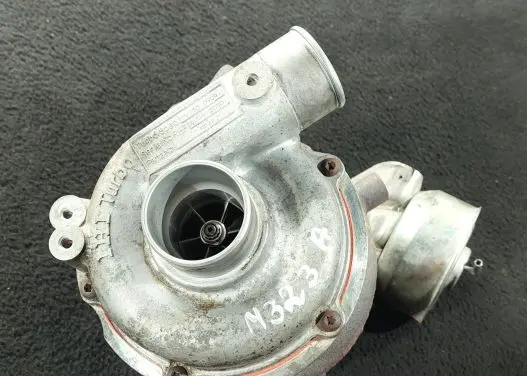 Mazda 323 F Turbo VJ300909 4V04205D