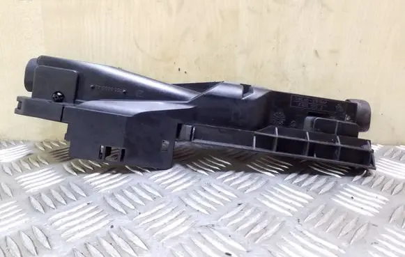 BMW X3 E83 Radiator mount bracket 75302529