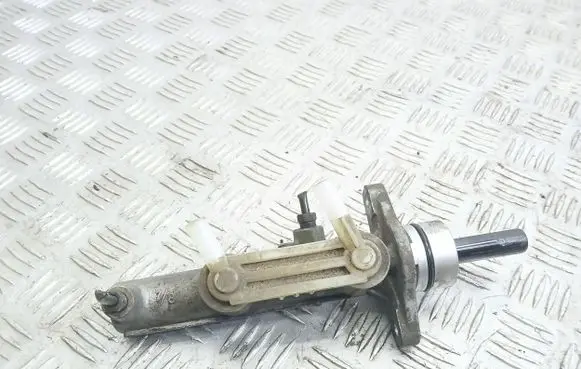 Toyota Avensis Verso Master brake cylinder
