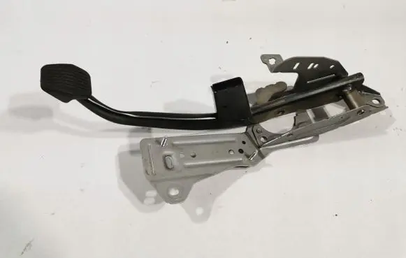 Volkswagen Golf VII Accelerator throttle pedal