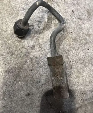 Nissan X-Trail T30 Fuel injector supply line/pipe 