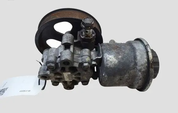 Toyota Avensis T250 Power steering pump