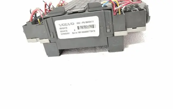 Volvo S60 Fuse module 8645410