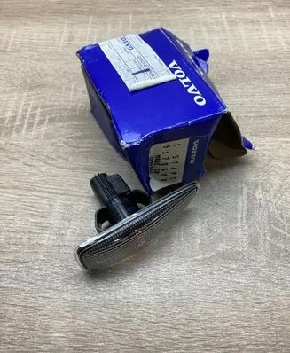 Volvo V70 Front fender indicator light 9178688