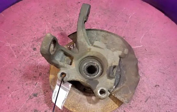 Volkswagen Transporter - Caravelle T4 Front wheel hub spindle knuckle