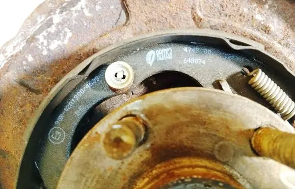 Subaru Outback Handbrake/parking brake pads 