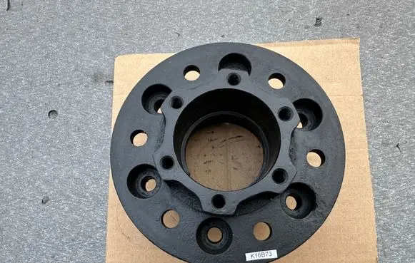 Nissan Patrol 160 Front wheel hub 40202C7025