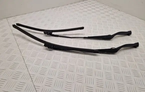 Mercedes-Benz GLK (X204) Windshield/front glass wiper blade A2048200844 A2048200944