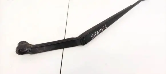 Subaru Outback (BS) Front wiper blade arm