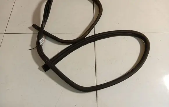 Ford Focus Rubber seal front coupe door 