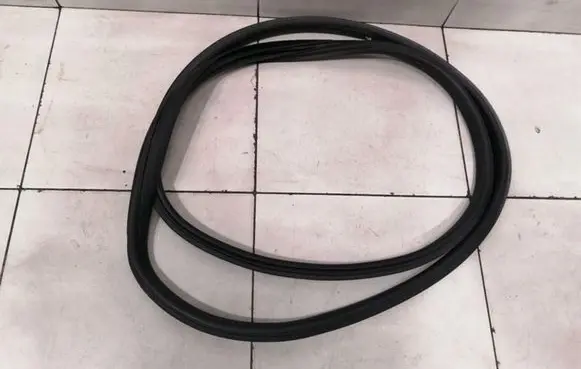 Mercedes-Benz C W205 Front door rubber seal A2056363800