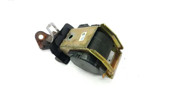 BMW 3 E30 Rear seatbelt 1924929