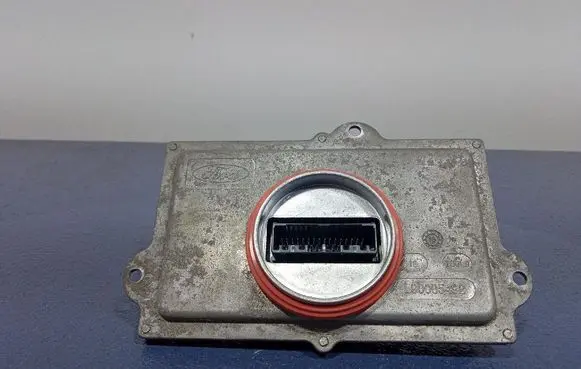 Ford Mondeo MK I Voltage converter/converter module L90005492