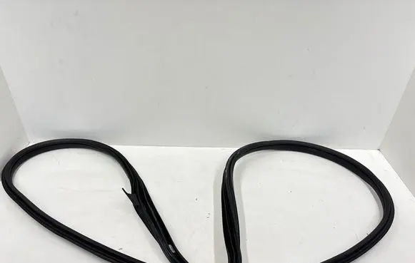 Mercedes-Benz CLS C218 X218 Front door rubber seal A2187200278