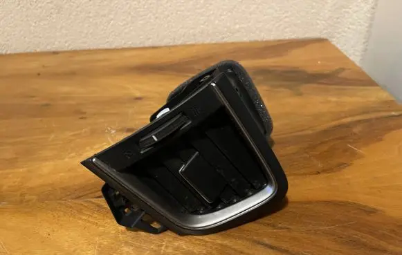 Honda CR-V Dashboard air vent grill cover trim 7620TMET2