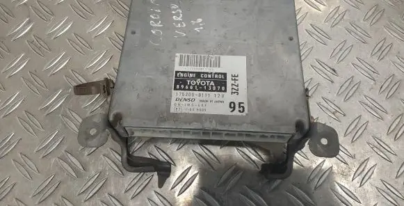 Toyota Corolla Verso E121 Engine control unit/module 8966113070