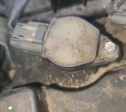 High voltage ignition coil