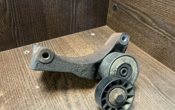 Iveco Daily 3rd gen Timing belt tensioner 504086948