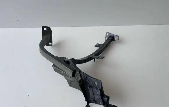 Audi A8 S8 D4 4H Fender mounting bracket 4H0821233