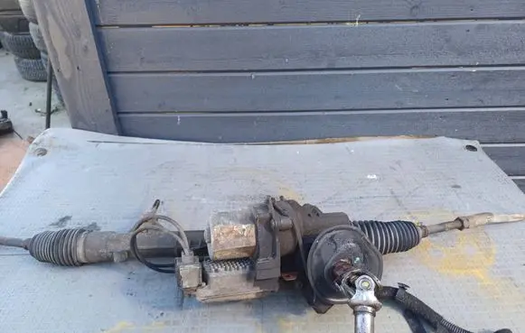 Peugeot 207 Steering rack 6820000090