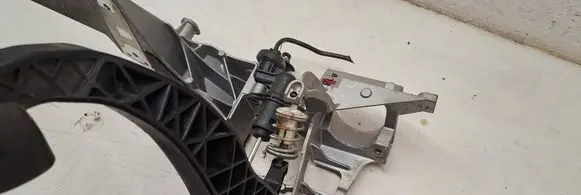 Audi A4 S4 B7 8E 8H Pedal assembly 8E2721316