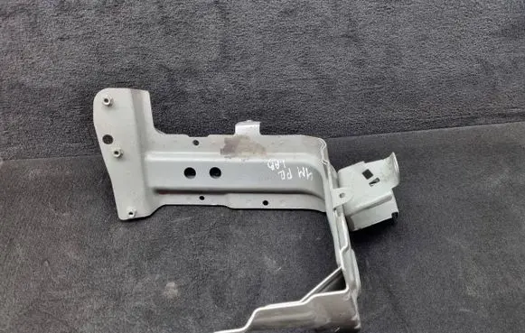 Audi Q7 4M Fender mounting bracket 4M0821132C 4M0821138B 4M0821162B