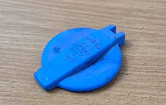 Hyundai i20 (BC3 BI3) Window washer liquid tank fill tube 