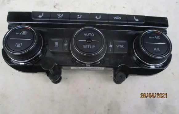 Volkswagen Golf VII Climate control unit