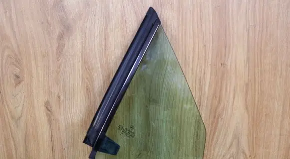 Mercedes-Benz SLK R170 Side middle window/glass 1706700310 A1706700310