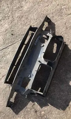 BMW 7 E38 Intercooler air guide/duct channel 8125966