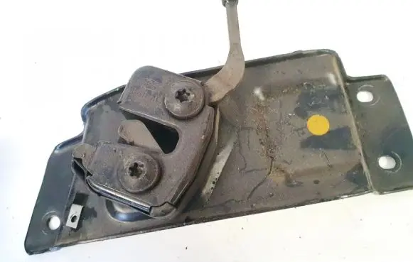 Engine bonnet/hood lock/catch