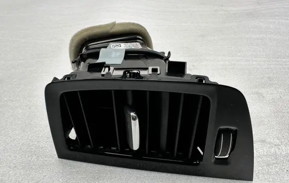 Volvo XC90 Dash center air vent grill 32277963