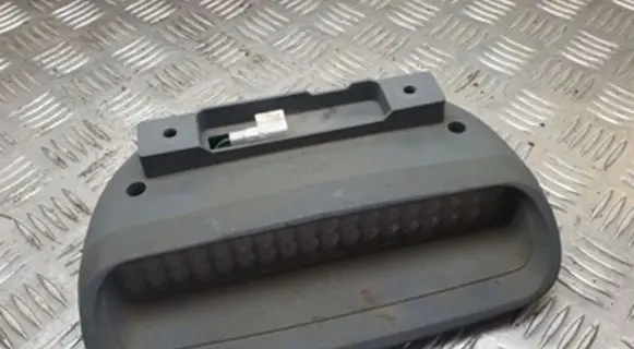 Hyundai Santa Fe Third/center stoplight 9275026